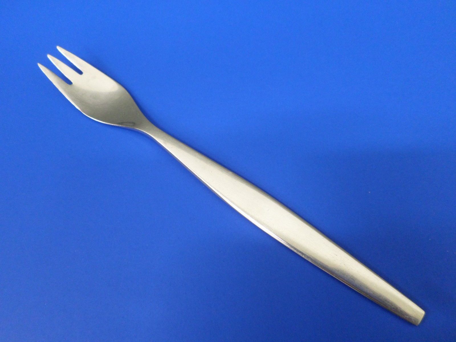 6 - Gense FOCUS Satin 18-8 Stainless SWEDEN Flatware 7 7/8" DINNER FORKS gallery