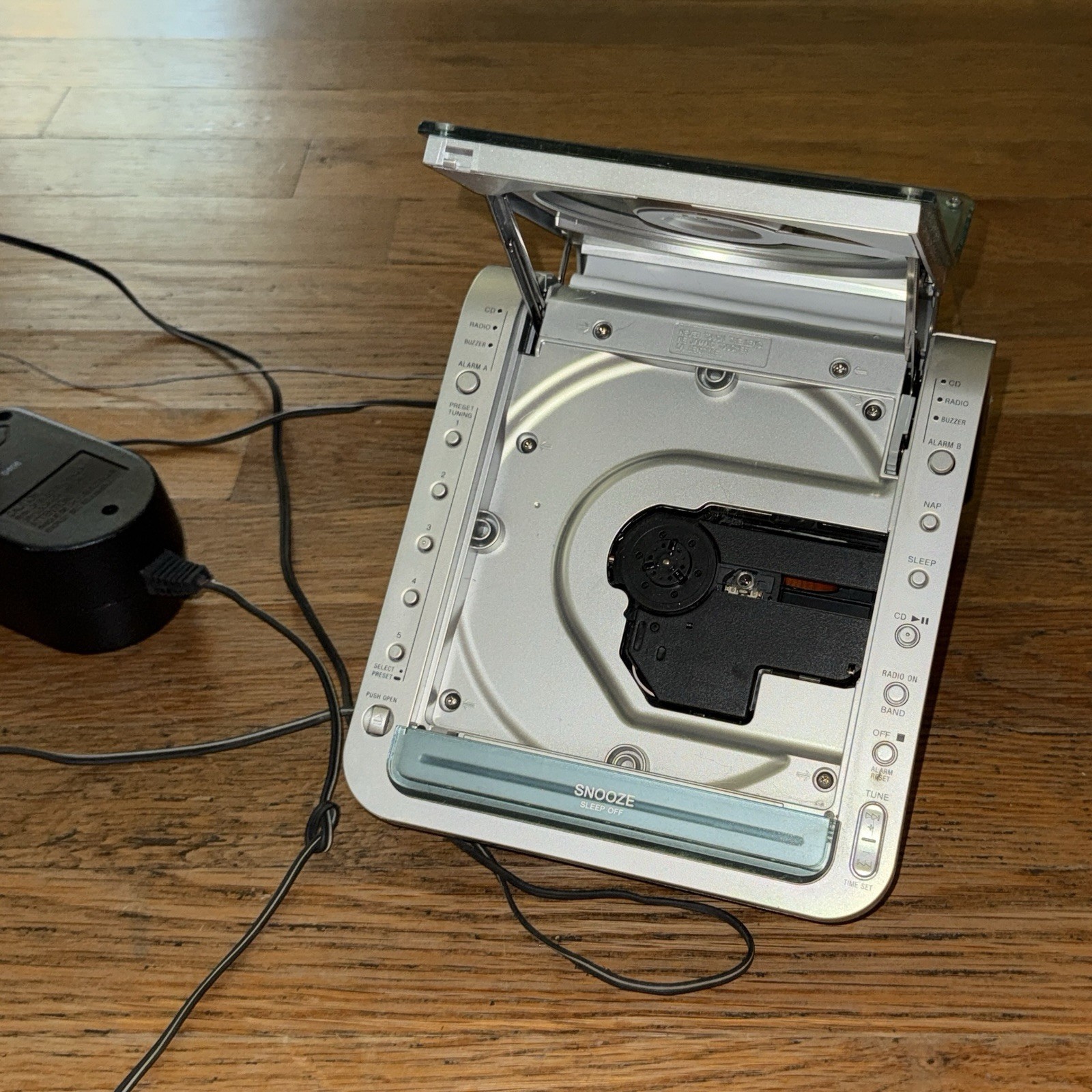 Sony Dream Machine ICF-CD855V CD Player Alarm Clock Radio FOR PARTS READ gallery