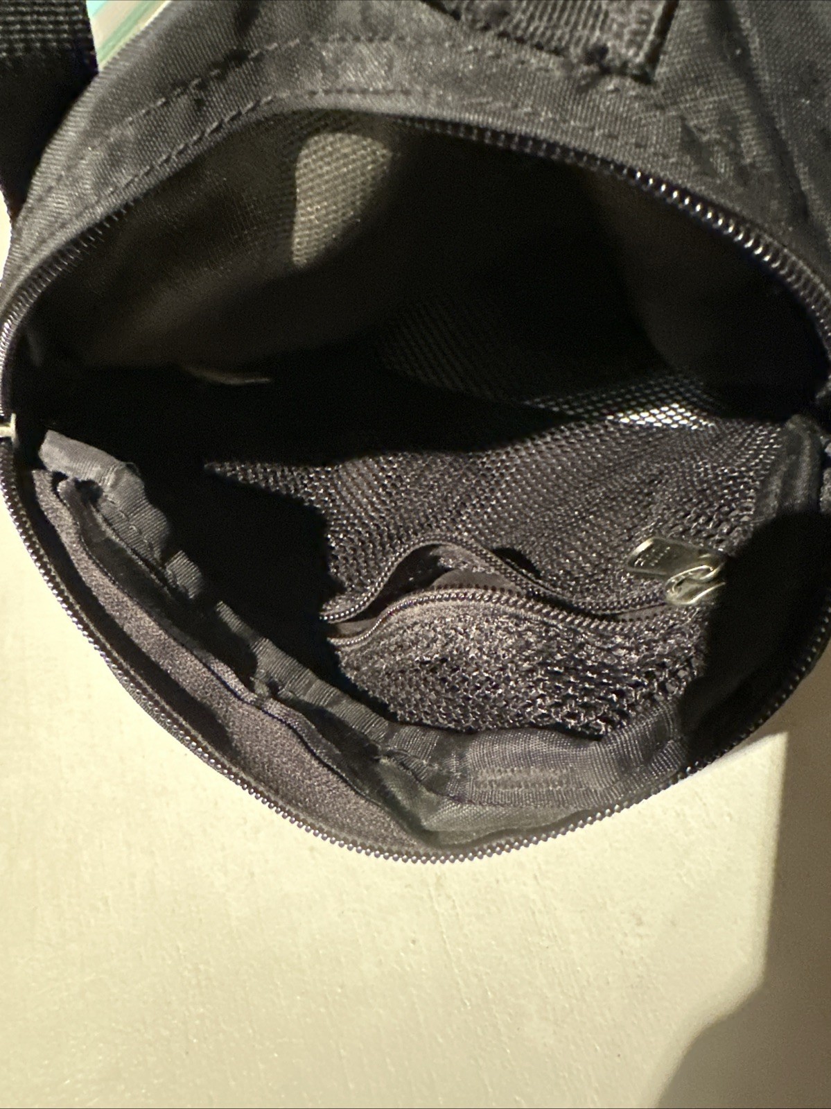 Northface crossbody bag 4