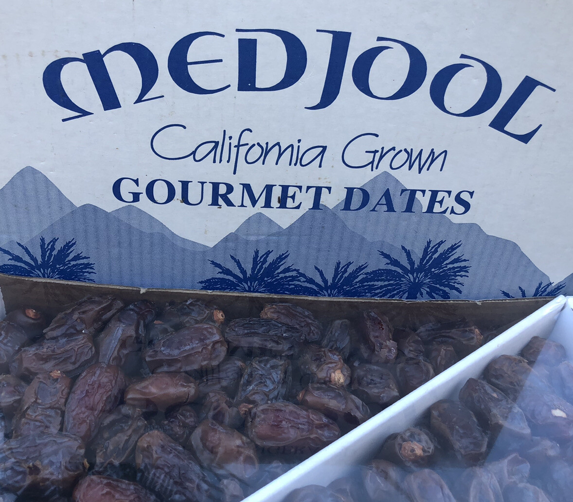 (2) 5 LB MEDJOOL DATES. M/S FRESH CALIFORNIA DATES . FREE FAST SHIPPING. gallery