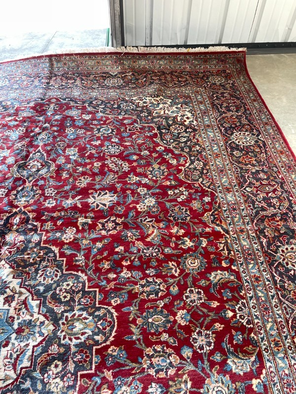 Hand-Woven Wool Area Rug w/ Medallion Design, 9.10' x 13.8' gallery