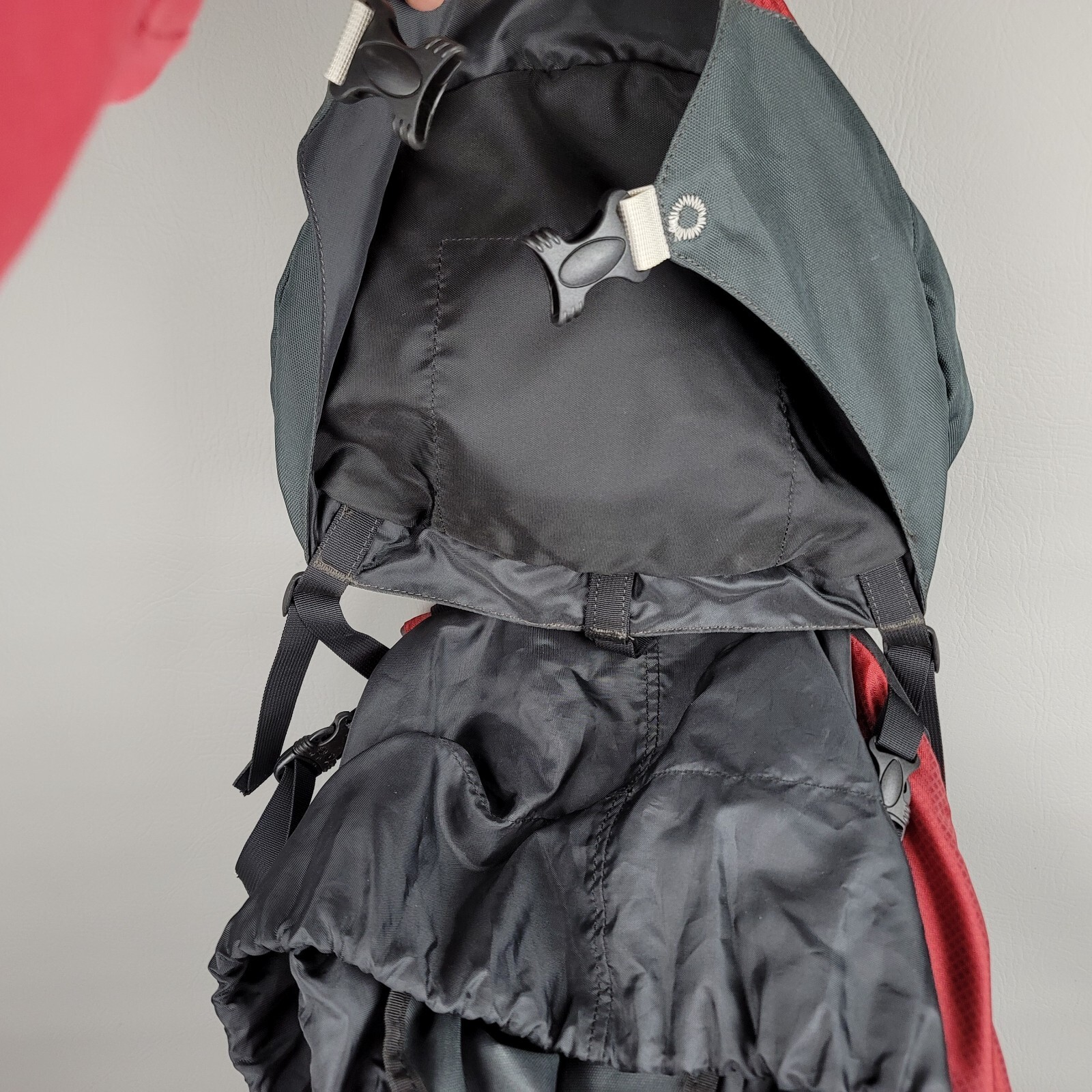 Kelty Storm 3600 Hiking Backpack Black/Red 2