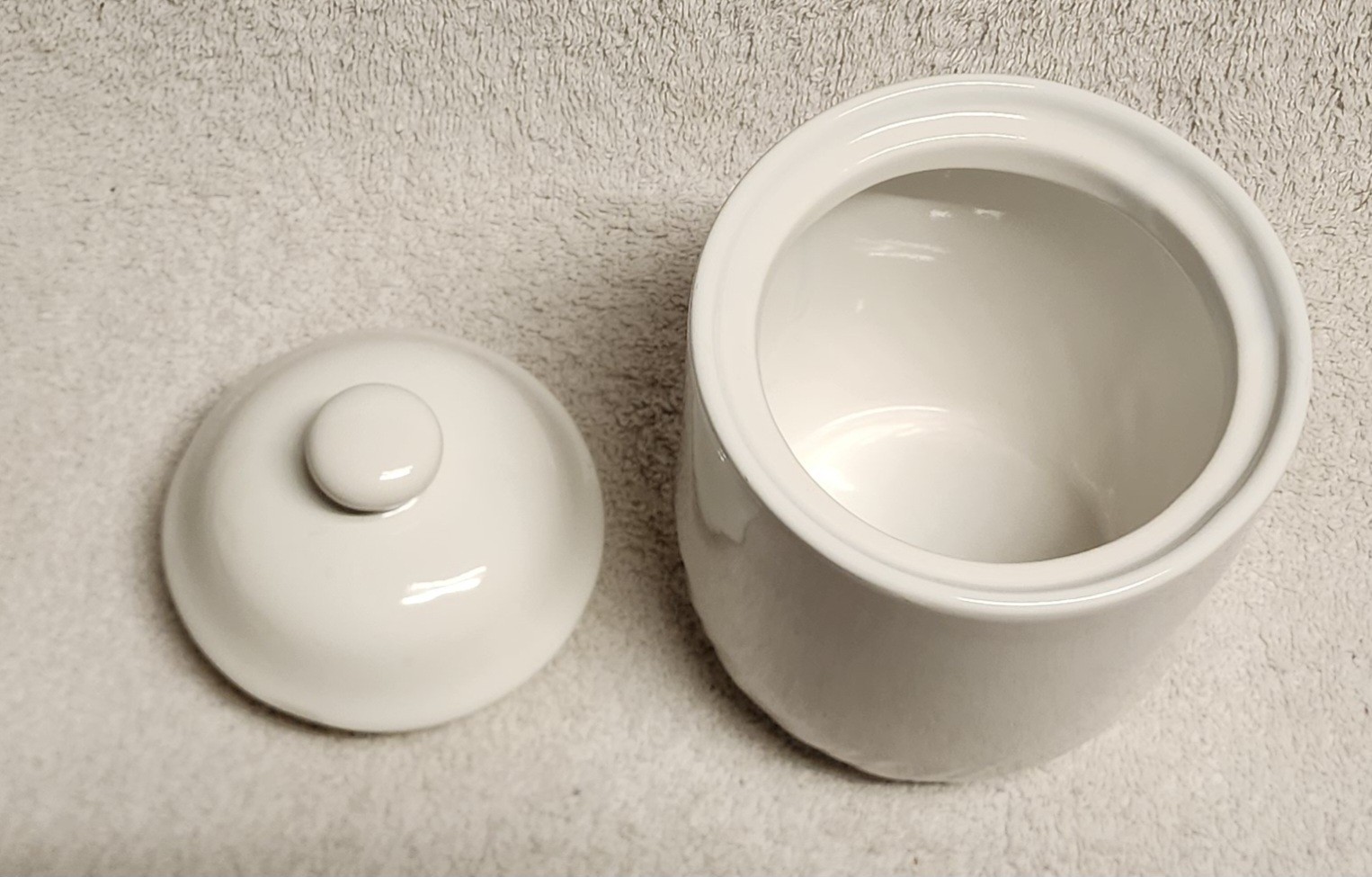 Home Collection Stoneware White Canister with Lid Rubber Gasket 1991 Taiwan 6.5" gallery