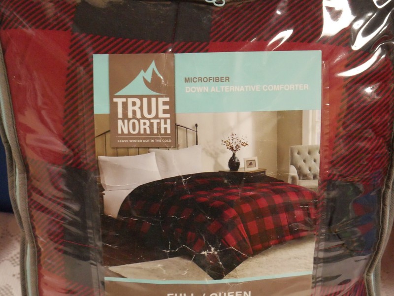 NIP TRUE NORTH RED BUFFALO MICROFIBER DOWN ALTERNATIVE FULL/QUEEN COMFORTER gallery