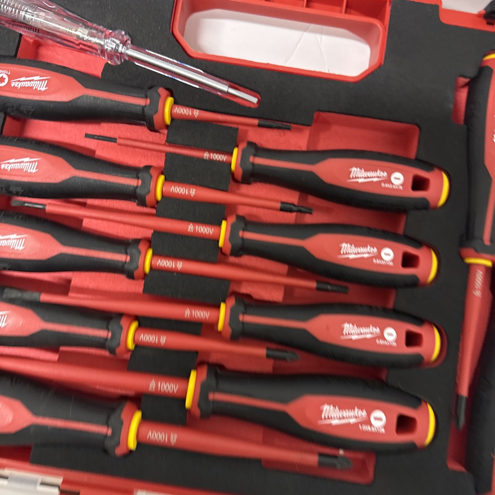 Milwaukee Tri-Lobe VDE Screwdriver 12pc Set VDE Tested To 10,000v Used gallery