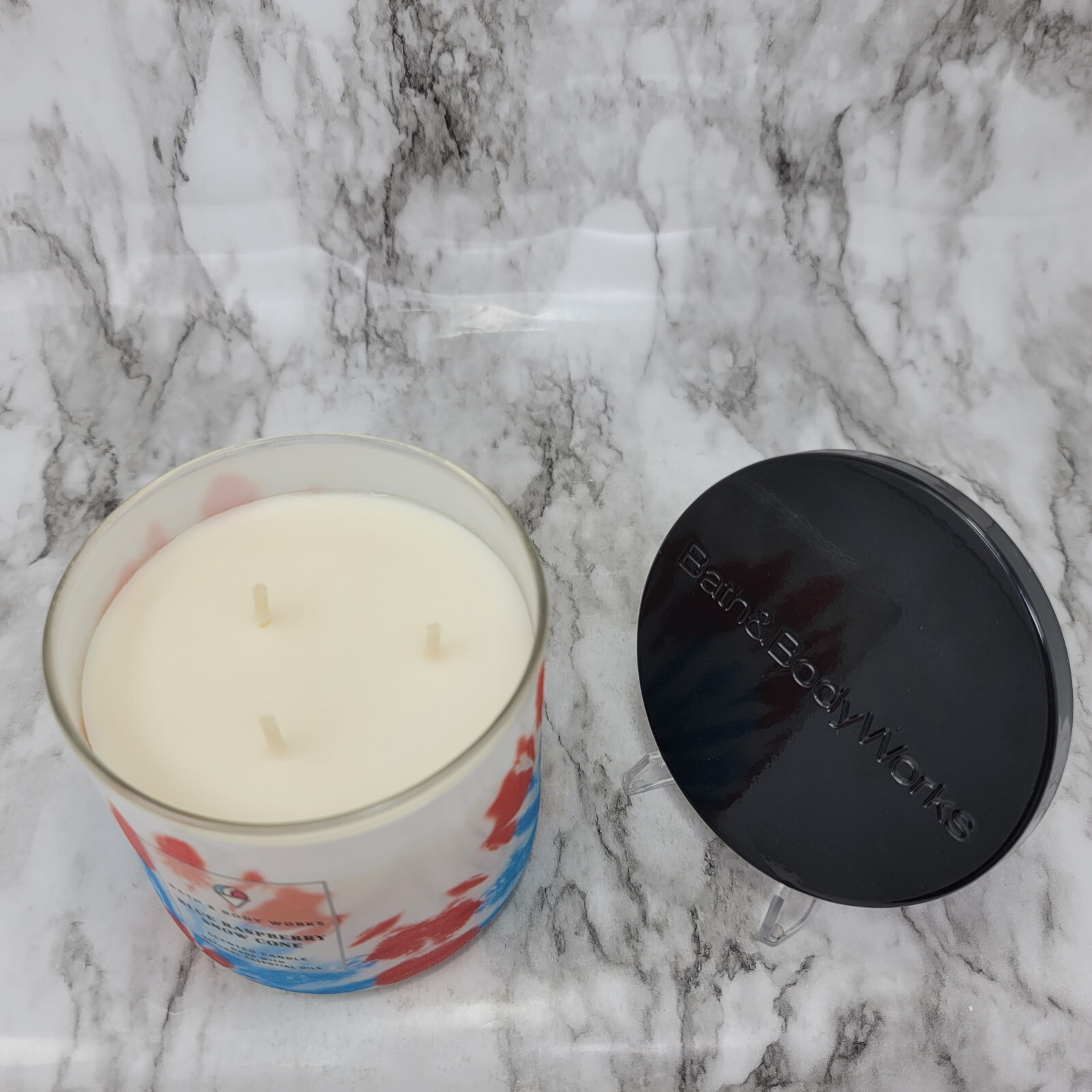 Bath & Body Works Blue Raspberry Snow Cone 3-Wick Candle gallery