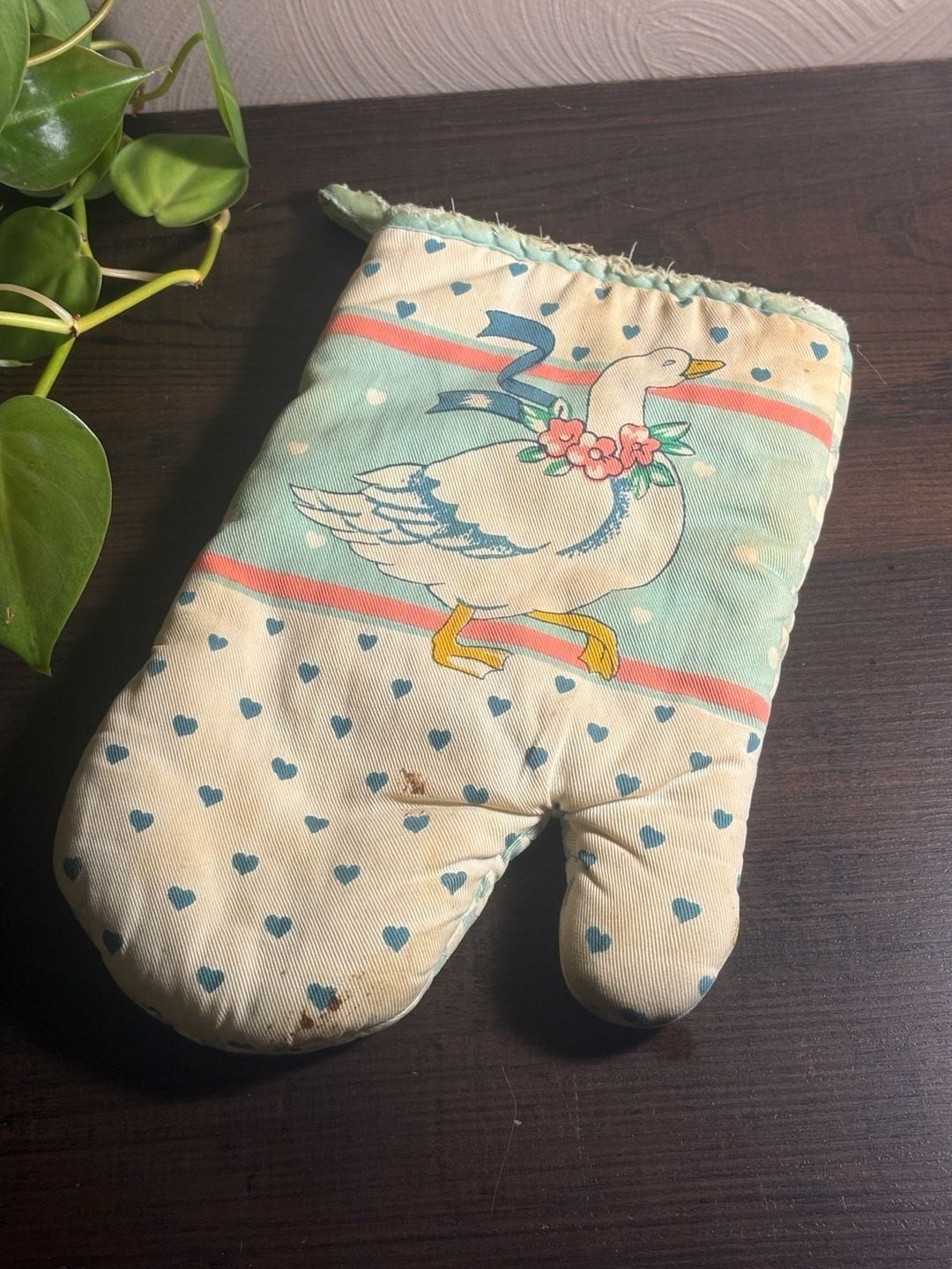 Vintage Country Kitchen Goose Pattern Quilted Oven Mitt gallery