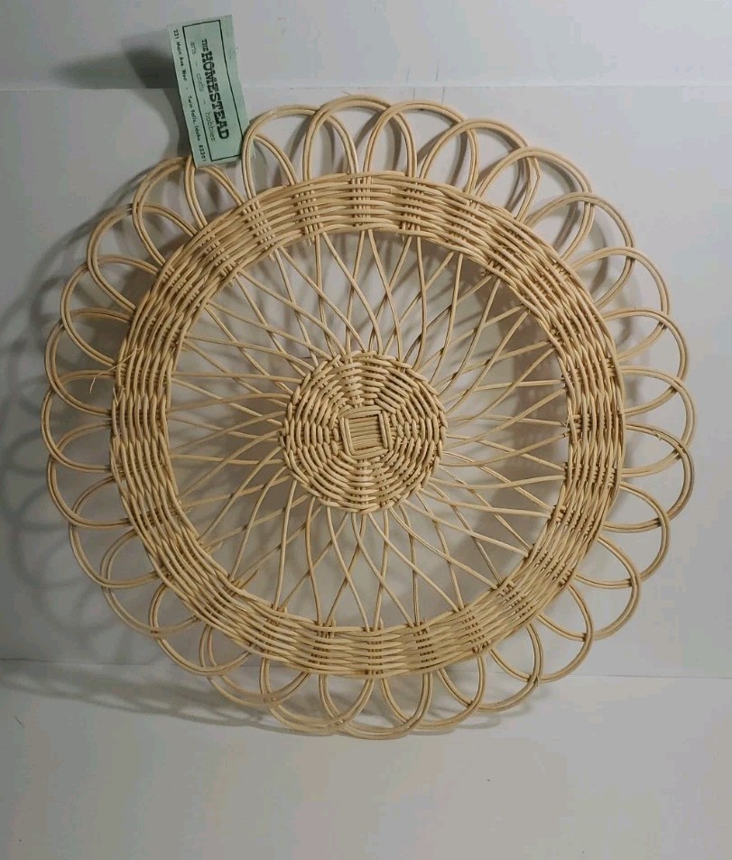 Woven Wicker Flat Disk Natural Color Wall Hanging Scalloped Edge Blank 12in S gallery