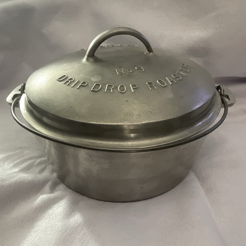 Wagner Ware Sidney O No. 9 Drip Drop Round Aluminum Roaster w/ Lid 249 gallery