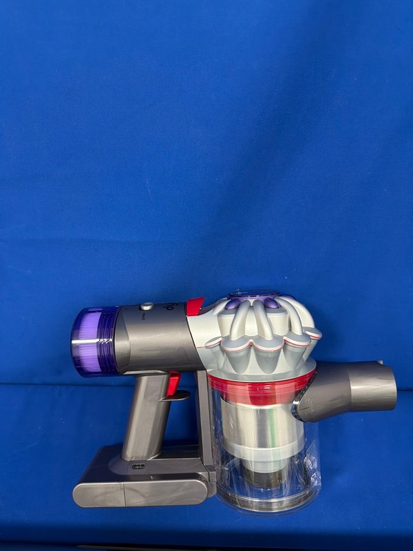 Dyson V7 Advanced Cordless Stick Vacuum Cleaner-Silver/Nickel gallery