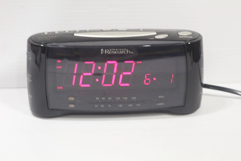 Emerson Research SmartSet CKS2288B Digital Dual Alarm Clock AM FM Radio gallery