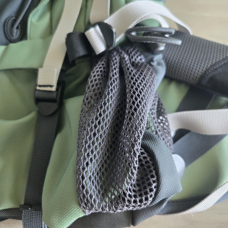 Mountainsmith Laurel Womens Hiking Backpack Green Gray Internal Frame Hydration 5