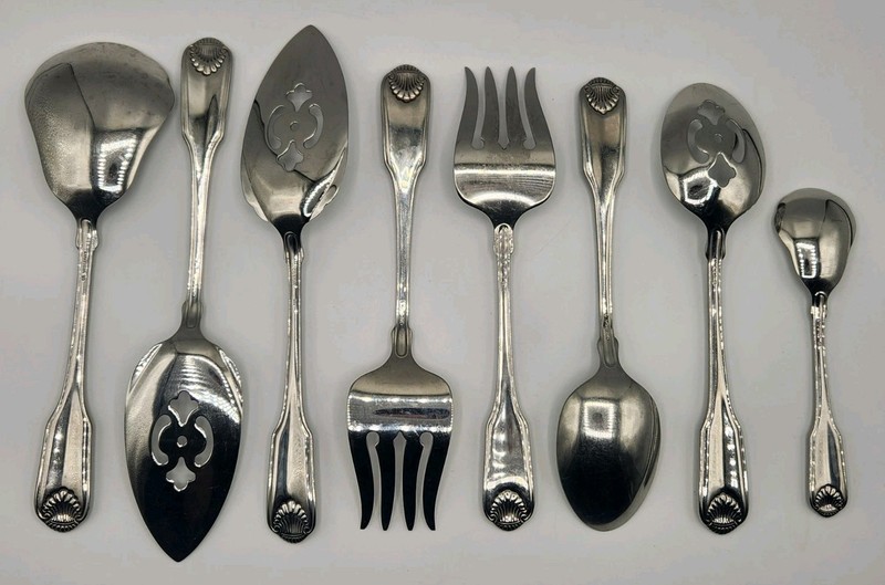 Oneida Classic Shell Stainless Steel Serving Hostess Flatware Set 8 Pcs Spoons gallery