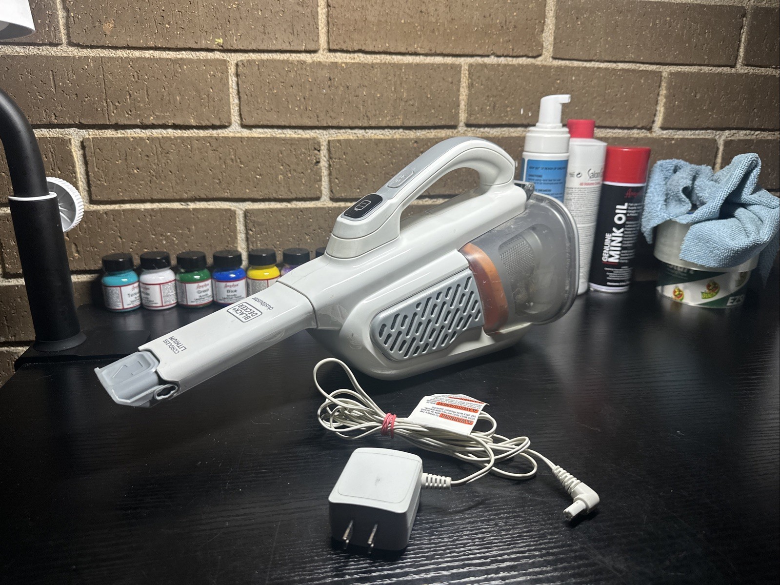 Black + Decker DustBuster AdvancedClean+ With Charger HHVK320J10 USED gallery