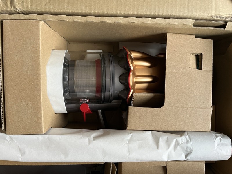 Dyson V12 Detect Slim Absolute Cordless Vacuum Cleaner w/TRUE HEPA Filter New! gallery
