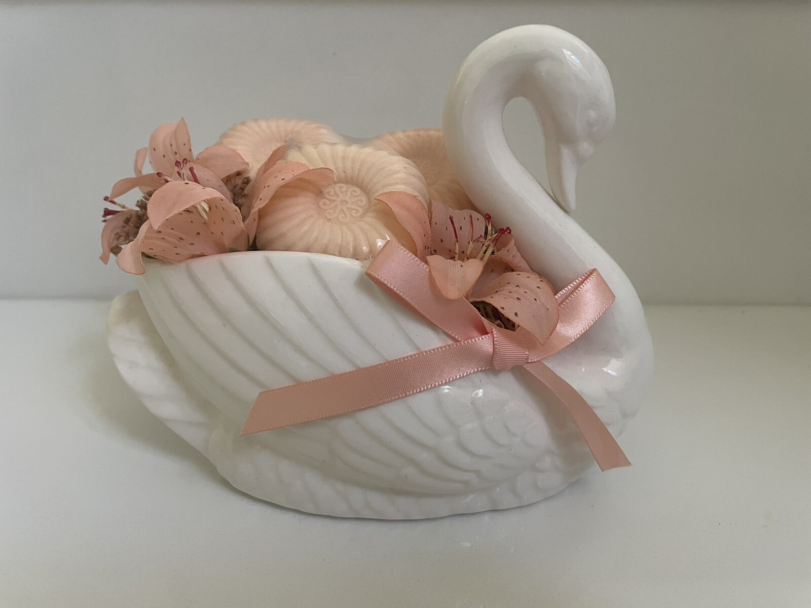 Select one White Swan OR Wheelbarrow OR Bathtub Vintage Soap Dish gallery