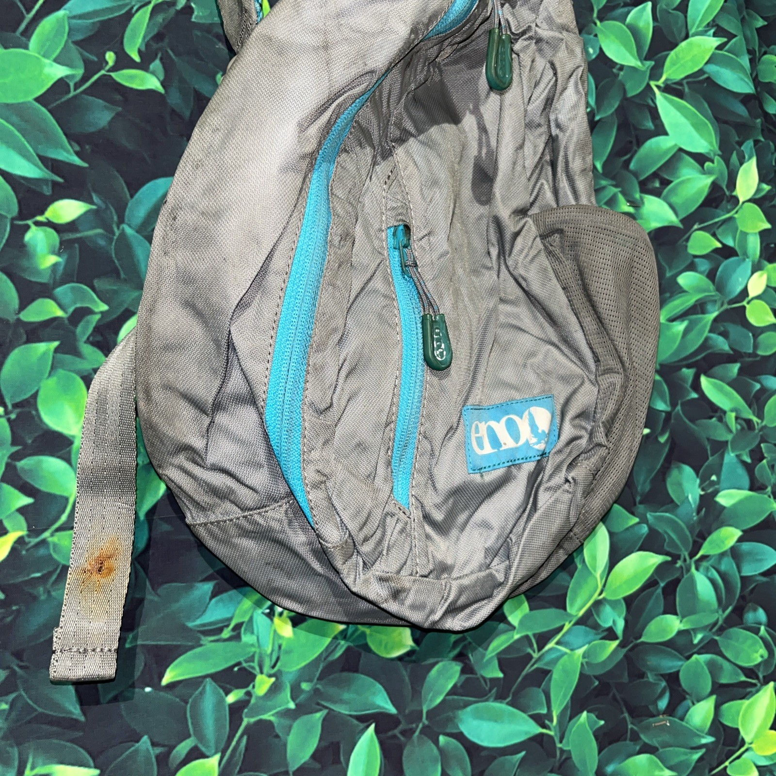 Eno Kanga Sling Pack Grey With Defects  2