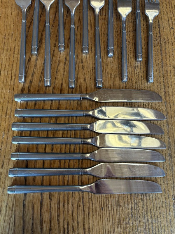 Hampton Silversmith Ritz Satin Stainless Flatware Forks Knives Silverware Lot 18 gallery