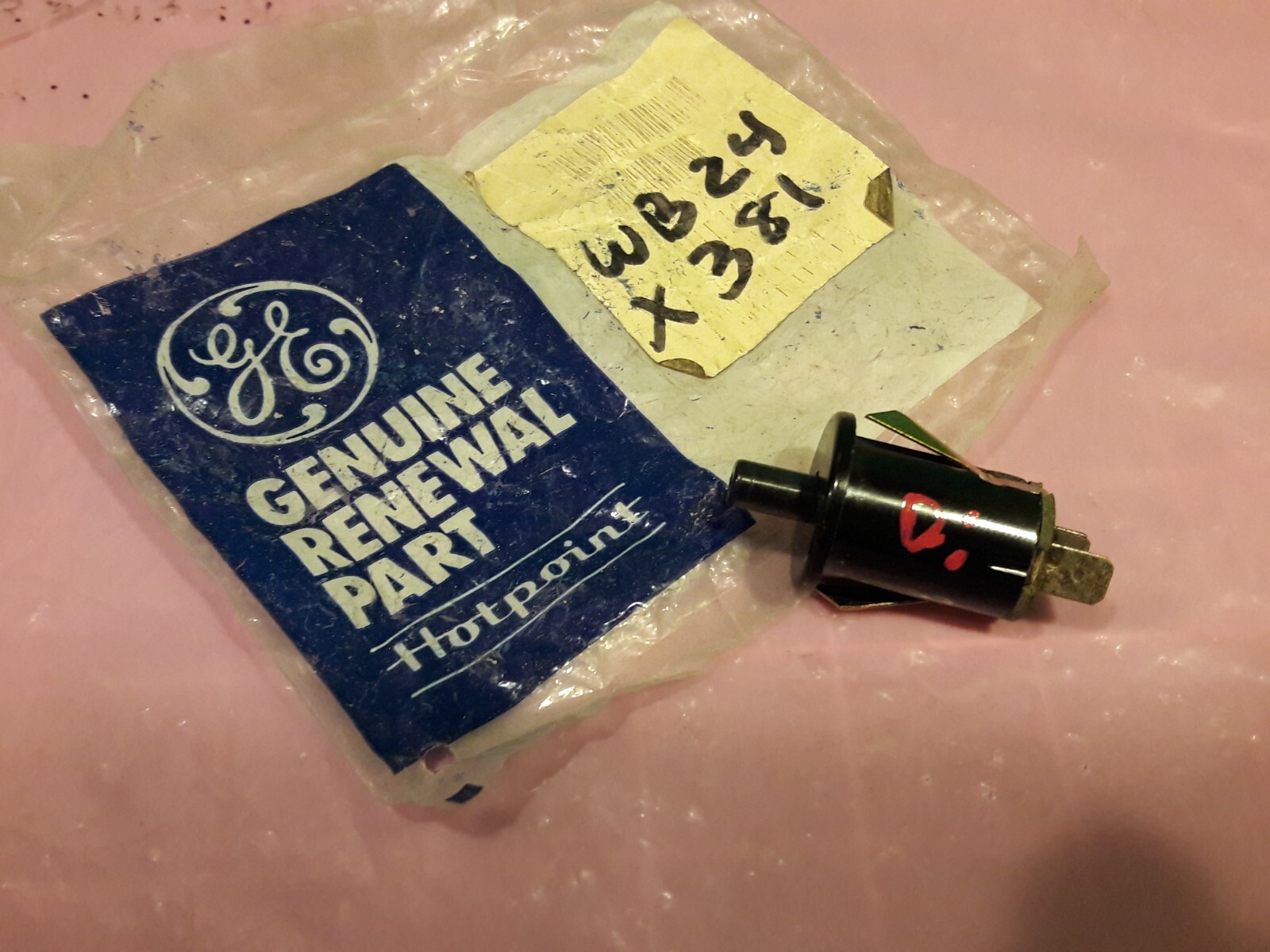 FACTORY PART IN A FACTORY BAG - GE RANGE DOOR LIGHT SWITCH WB24X381 - 60 DAYS gallery