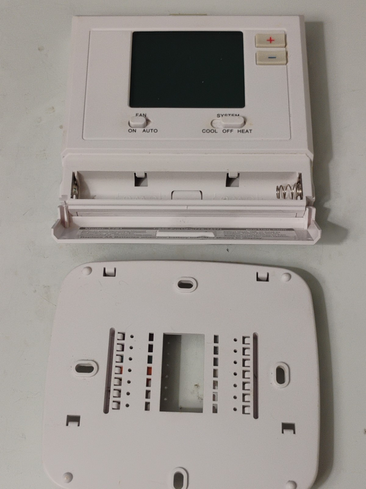 Genuine Pro1 T701 Digital Non Programmable Thermostat Blue Screen FREE SHIPPING gallery