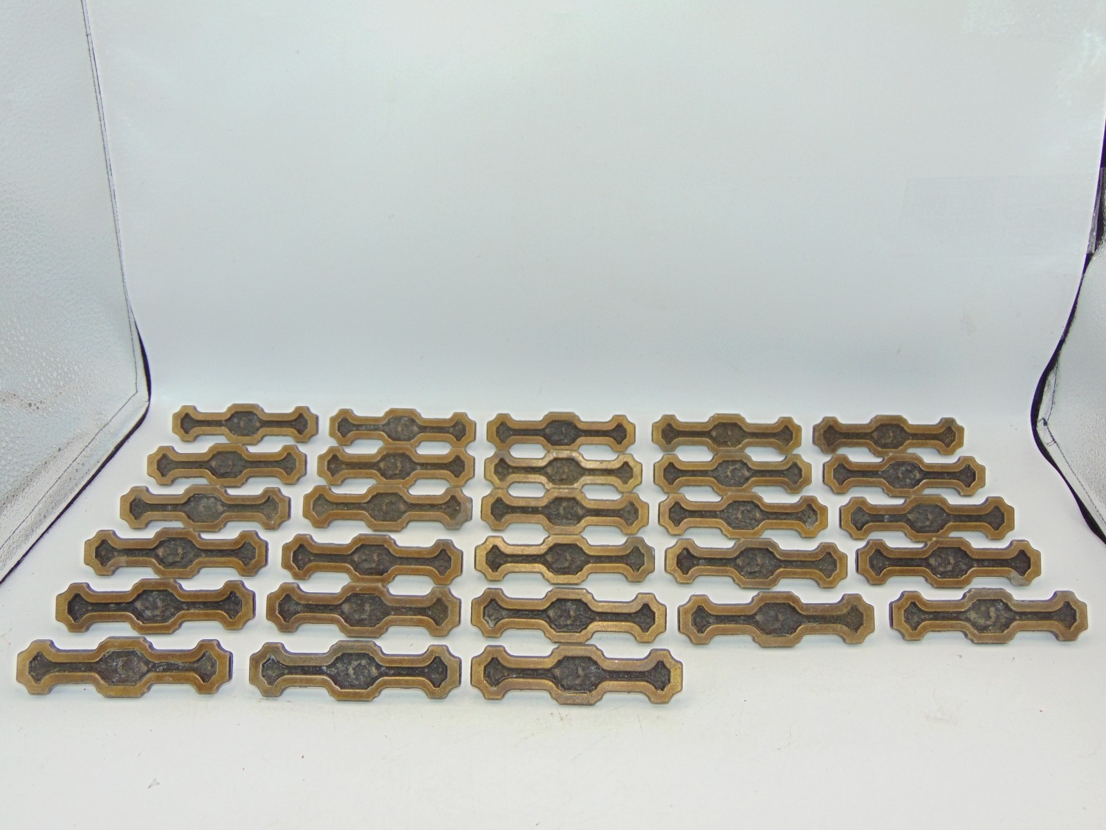Vintage Canada CH-1597 Retro Gothic Drawer Cabinet Handle Pull (28 Pack) 3" Cen gallery