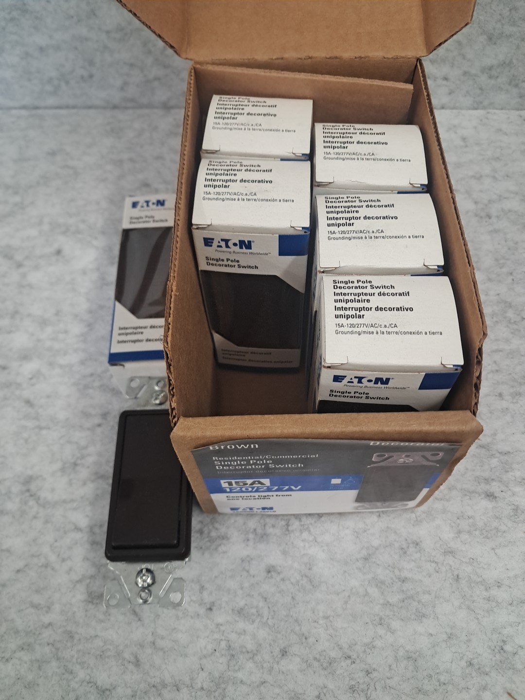 6 Pack! Light switch Single Pole Decorator Rocker Brn Eaton/Cooper 15A 7501B gallery