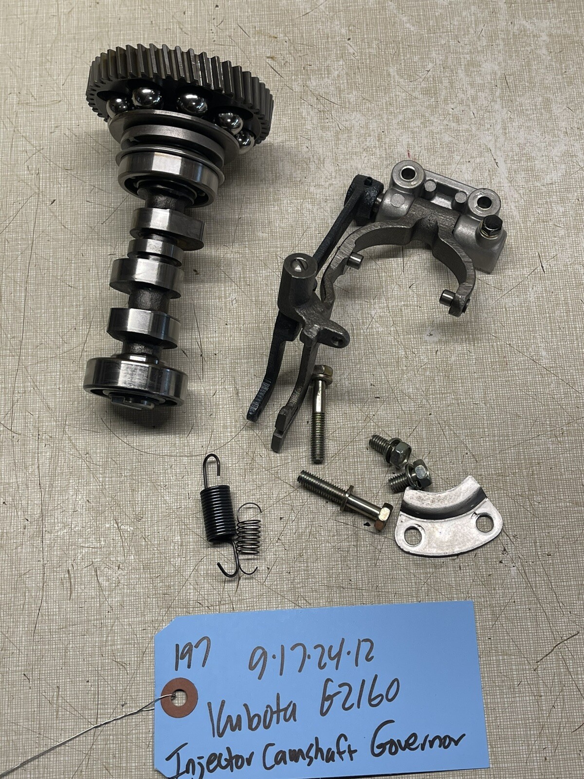 Kubota G2160 Tractor D782 Engine Fuel Camshaft Assembly And Governor gallery