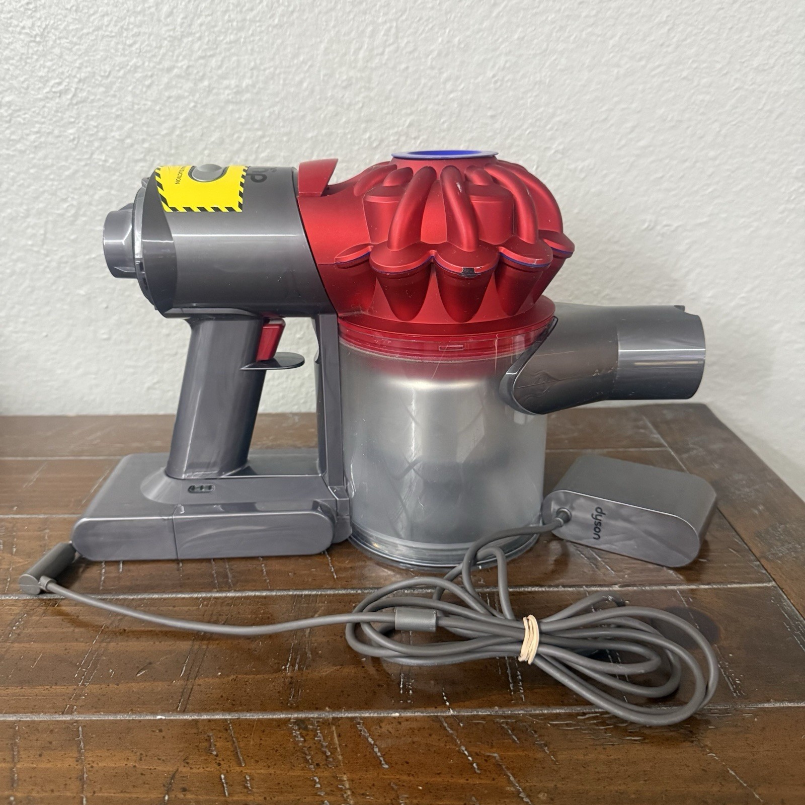 Dyson V8 Motorhead Origin Cordless Stick Vacuum Cleaner No Attachments gallery