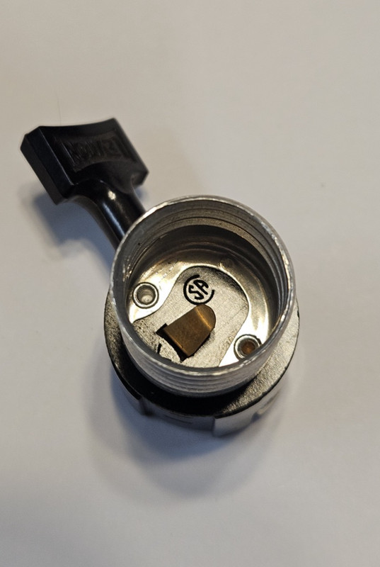 Leviton - E-17 Turn Knob Single Circuit Socket with 1/8ips NEW 512G gallery