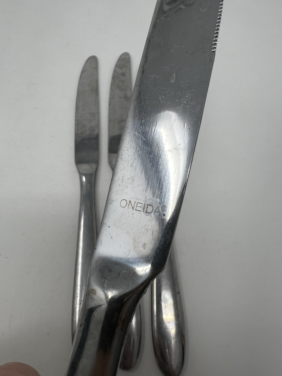 (4) Oneida JENNIFER LUANN MOONCREST TRISTA Stainless Dinner Knives~Free Shipping gallery