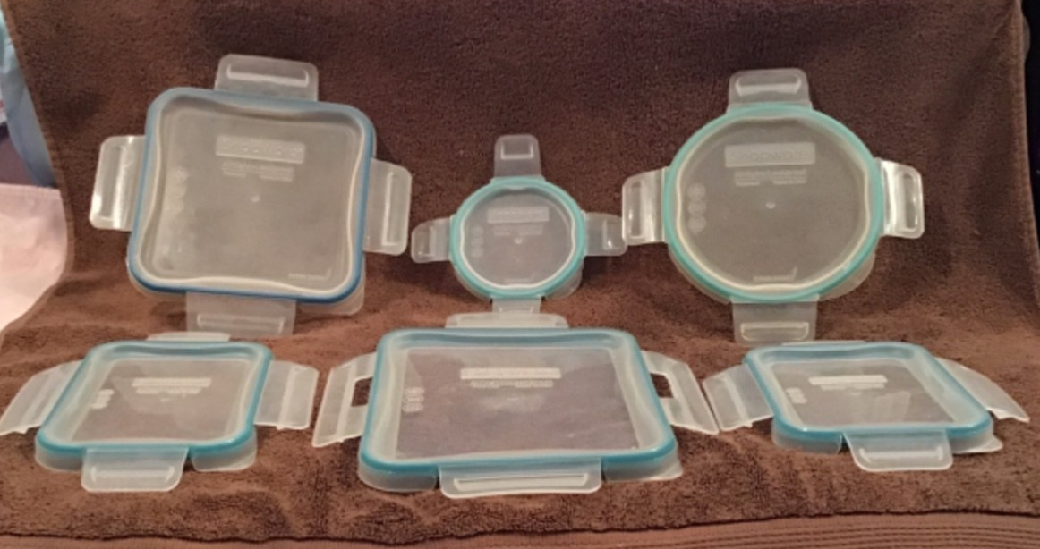 6-Snapware replacement lids lot - Round, Square and Rectangle Nice usable Cond. gallery