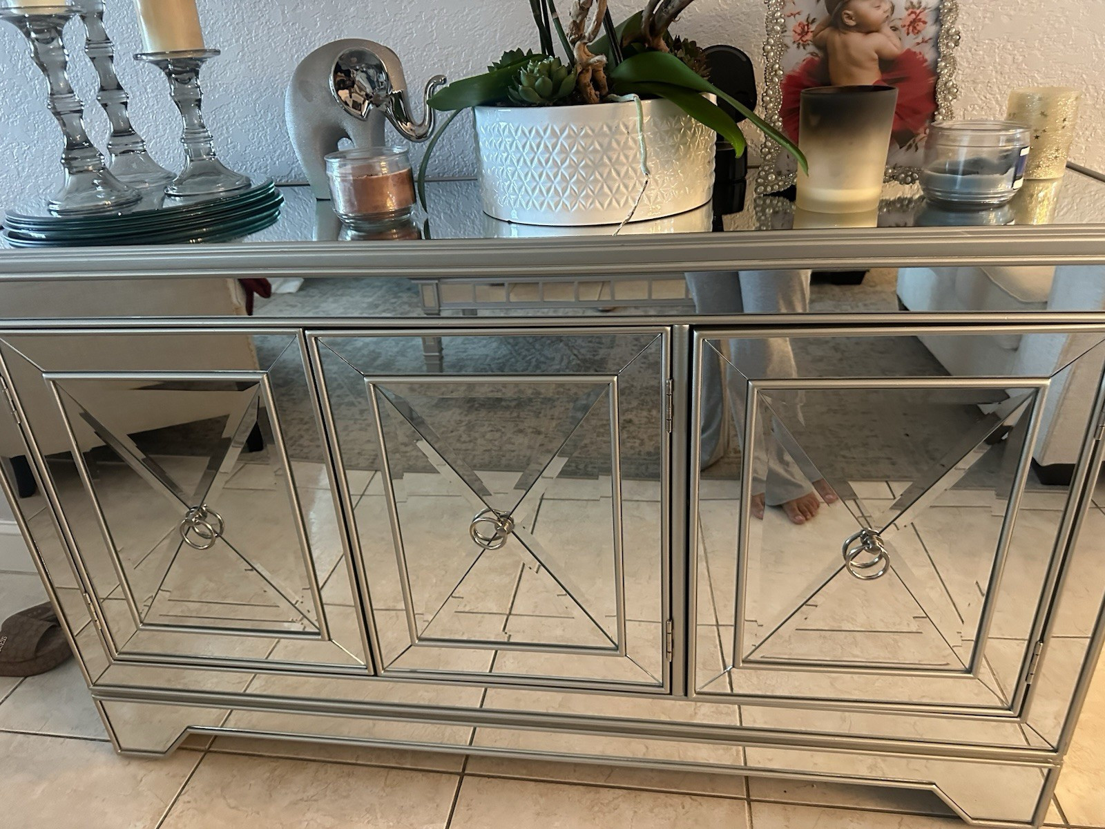 Silver Mirrored Contemporary Sideboard Glass Wood 3 Doors 45x15x35 in Used gallery