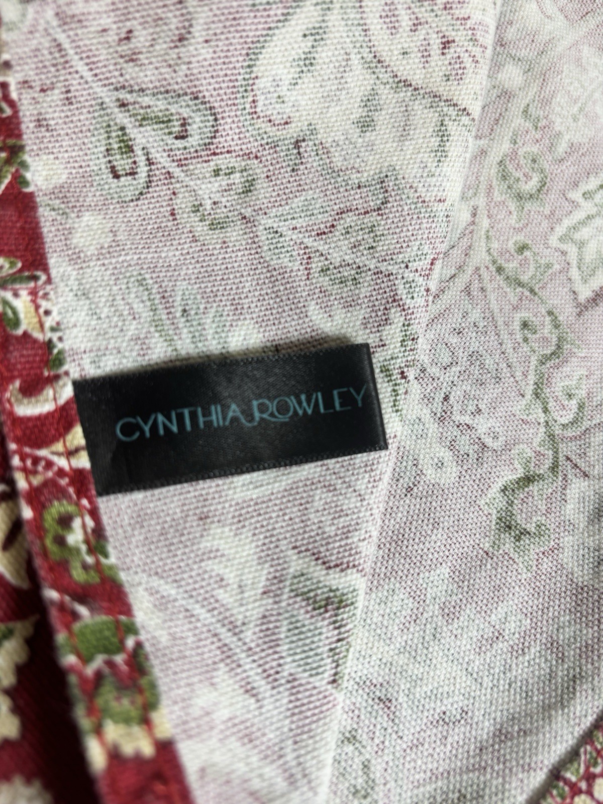 Cynthia Rowley Tablecloth Christmas Paisley 60"W x 84”L 100% Cotton Clean gallery