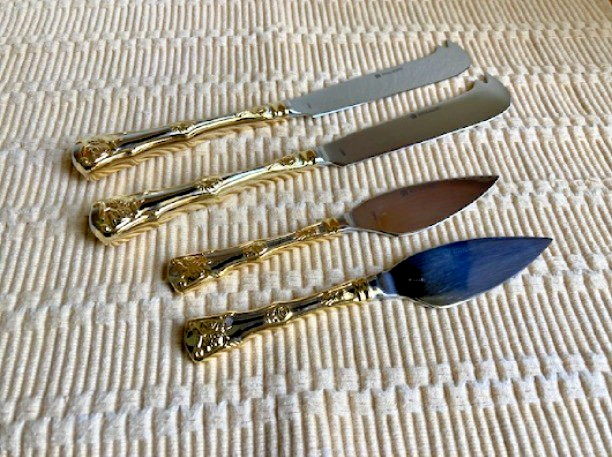 Royal Albert OLD COUNTRY ROSES Gold CHEESE Picks/Servers Set Stainless Flatware gallery