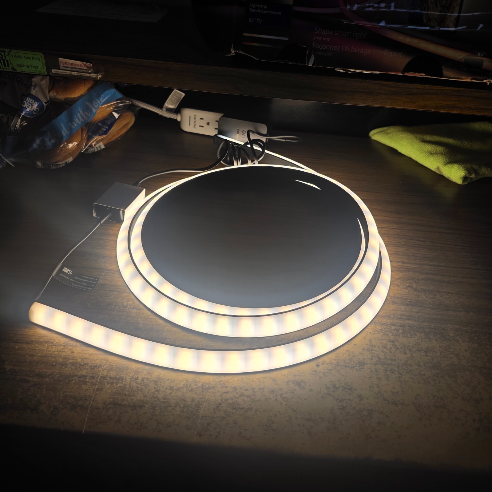 *USED* Philips Hue Gradient LightStrip For 65 - 70 In TV- ‎ gallery