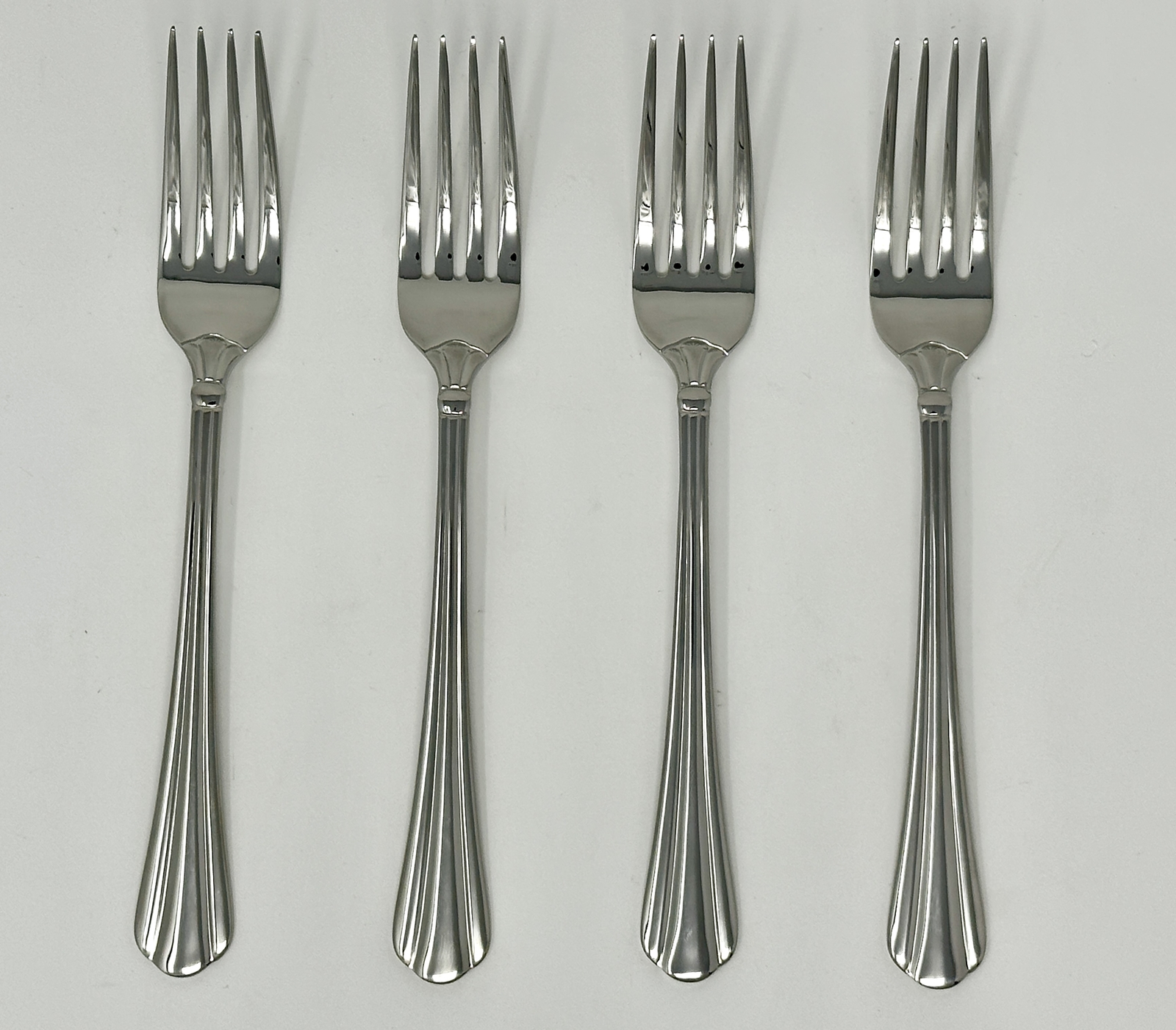 Sysco Tosca Set of 4 Dinner Forks Made by Oneida 7 1/4" gallery