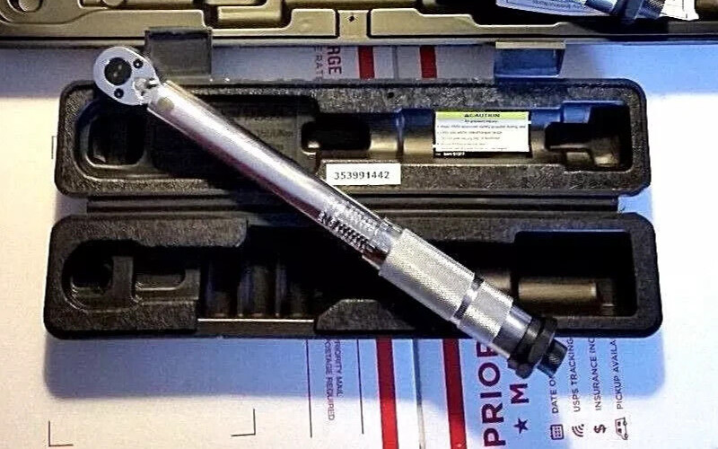 1/4 Inch Professional Drive Click Type Ratcheting Torque Wrench gallery