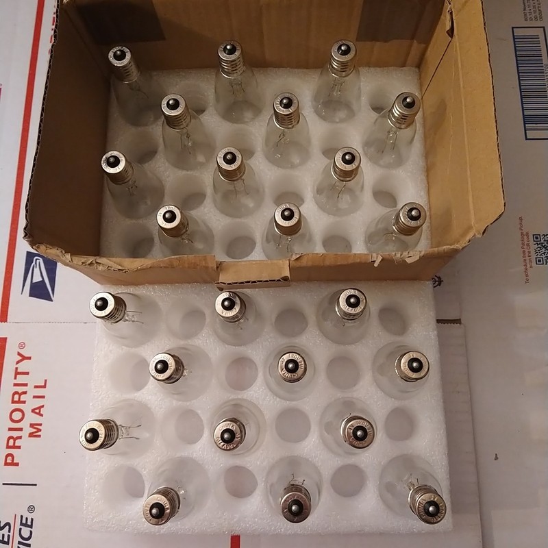 24-Pack Edison Replacement Light Bulbs,7W E17 Screw Base ST40 Replacement Clear gallery