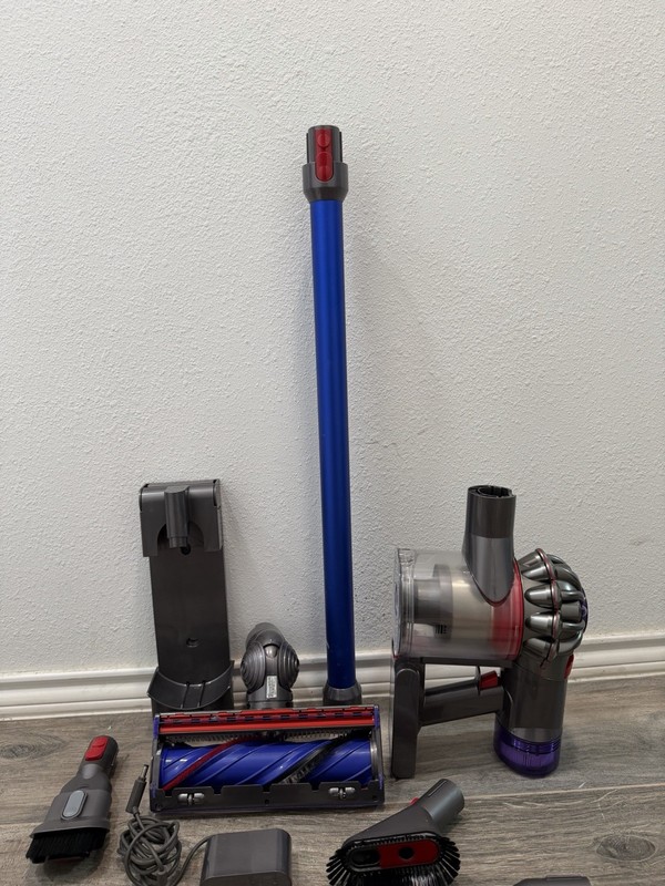 Dyson V8 Origin Extra Cordless Stick Vacuum Cleaner gallery