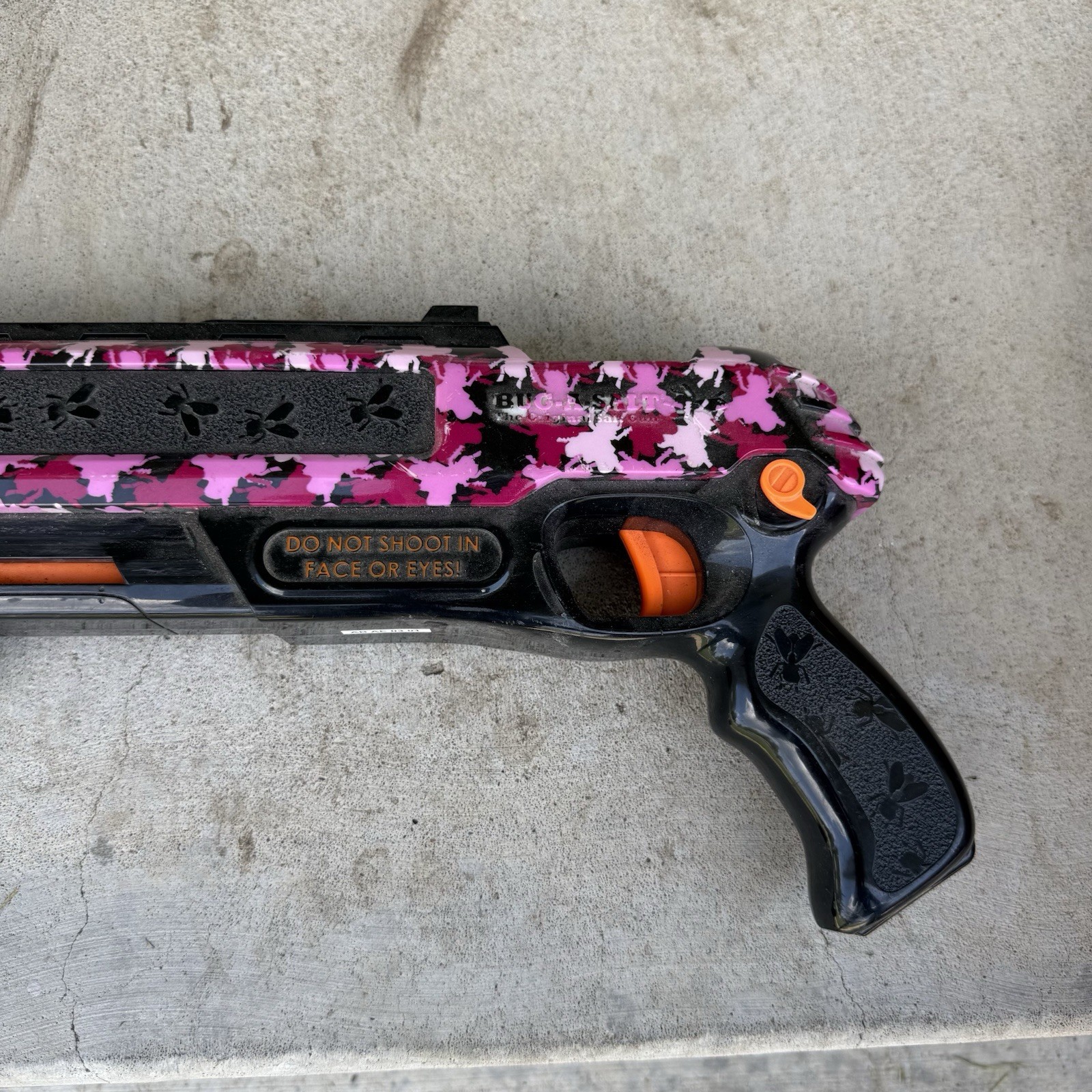 Toy Bug-A-Salt 2.0 Bug Shooting Gun Pink Camo Fly Assault Fly Spider gallery