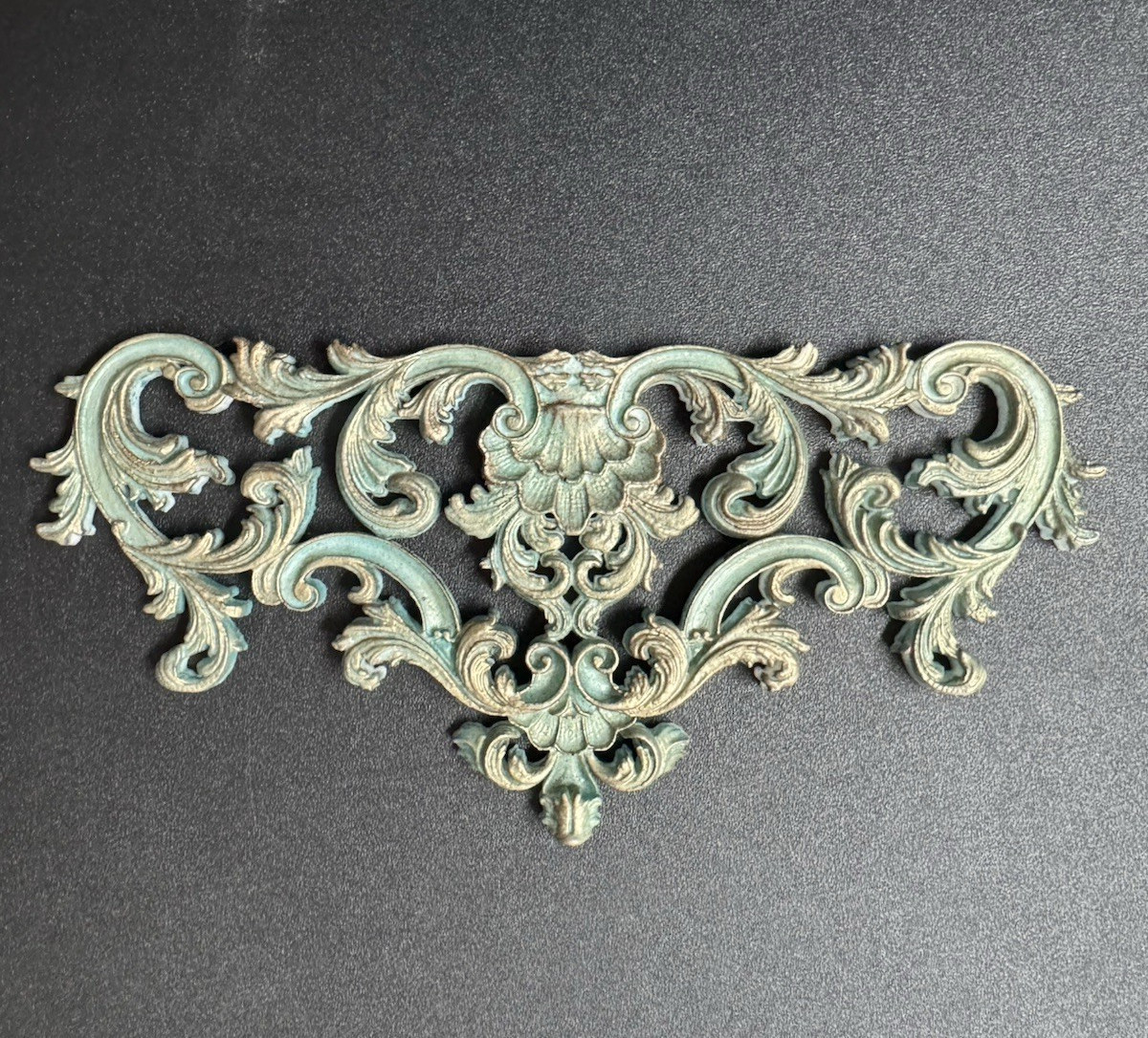 Shabby & Chic DIY Applique Baroque Design gallery