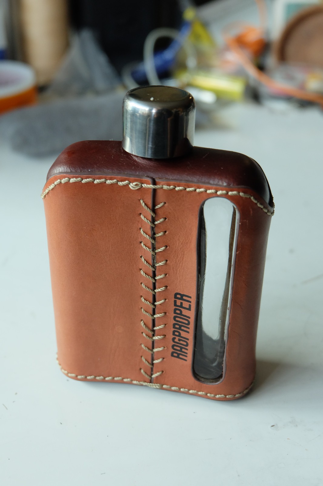 Ragproper Single Shot 100ml glass flask, leather-wrapped gallery