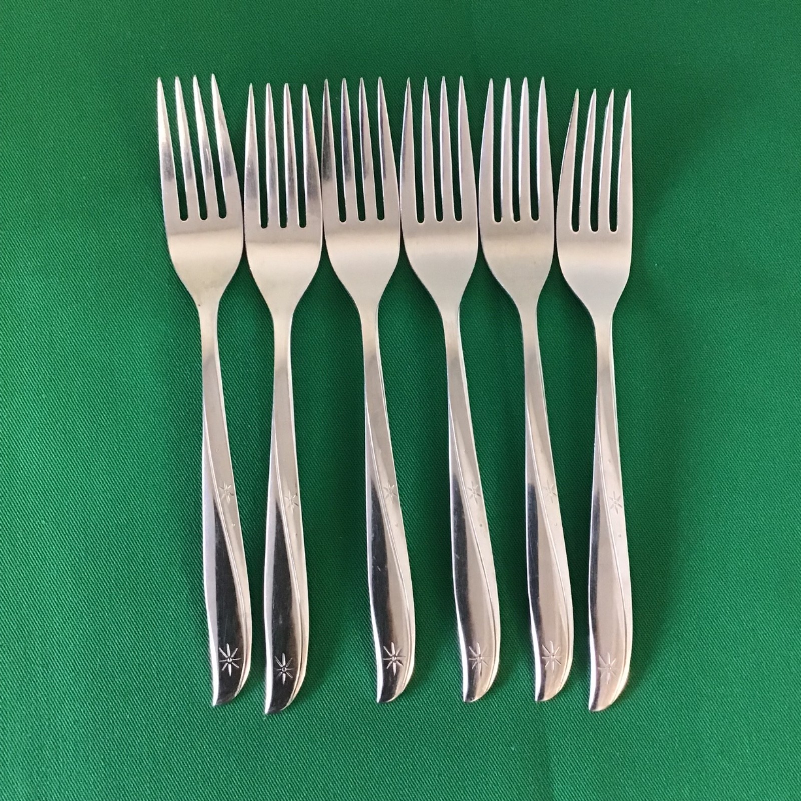 Oneida Community Twin Star Atomic Starburst Stainless Flatware 6 Dinner Forks gallery