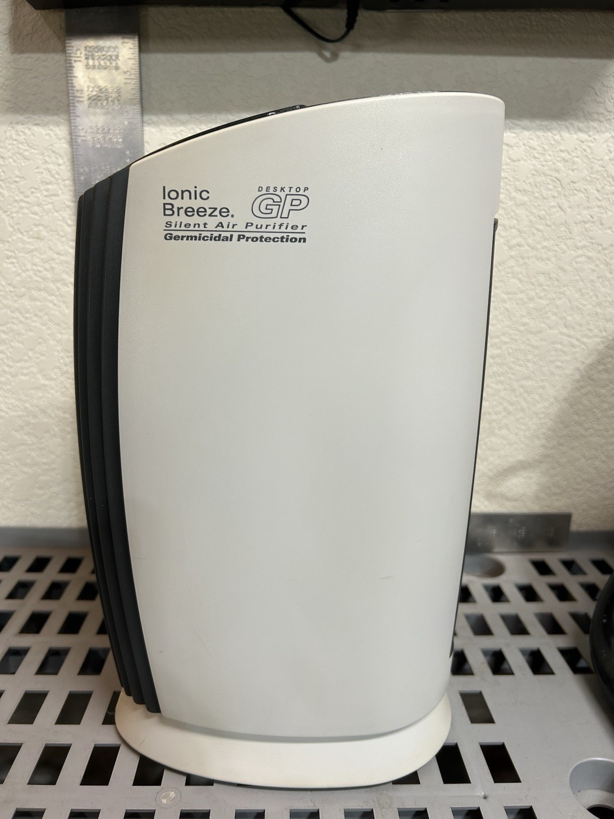 Sharper Image Ionic Breeze GP 13" Desktop UV Light Silent Air Purifier S1720 gallery
