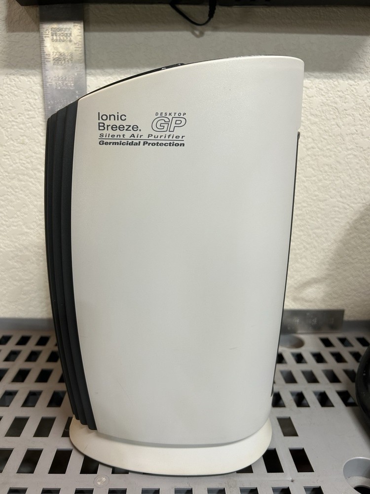 Sharper Image Ionic Breeze GP 13" Desktop UV Light Silent Air Purifier S1720