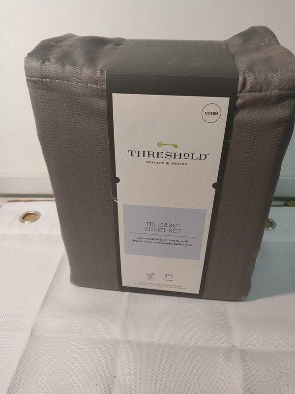 Threshold Queen Size 500 TC Tri-Ease 4PC Sheet Set Grey gallery