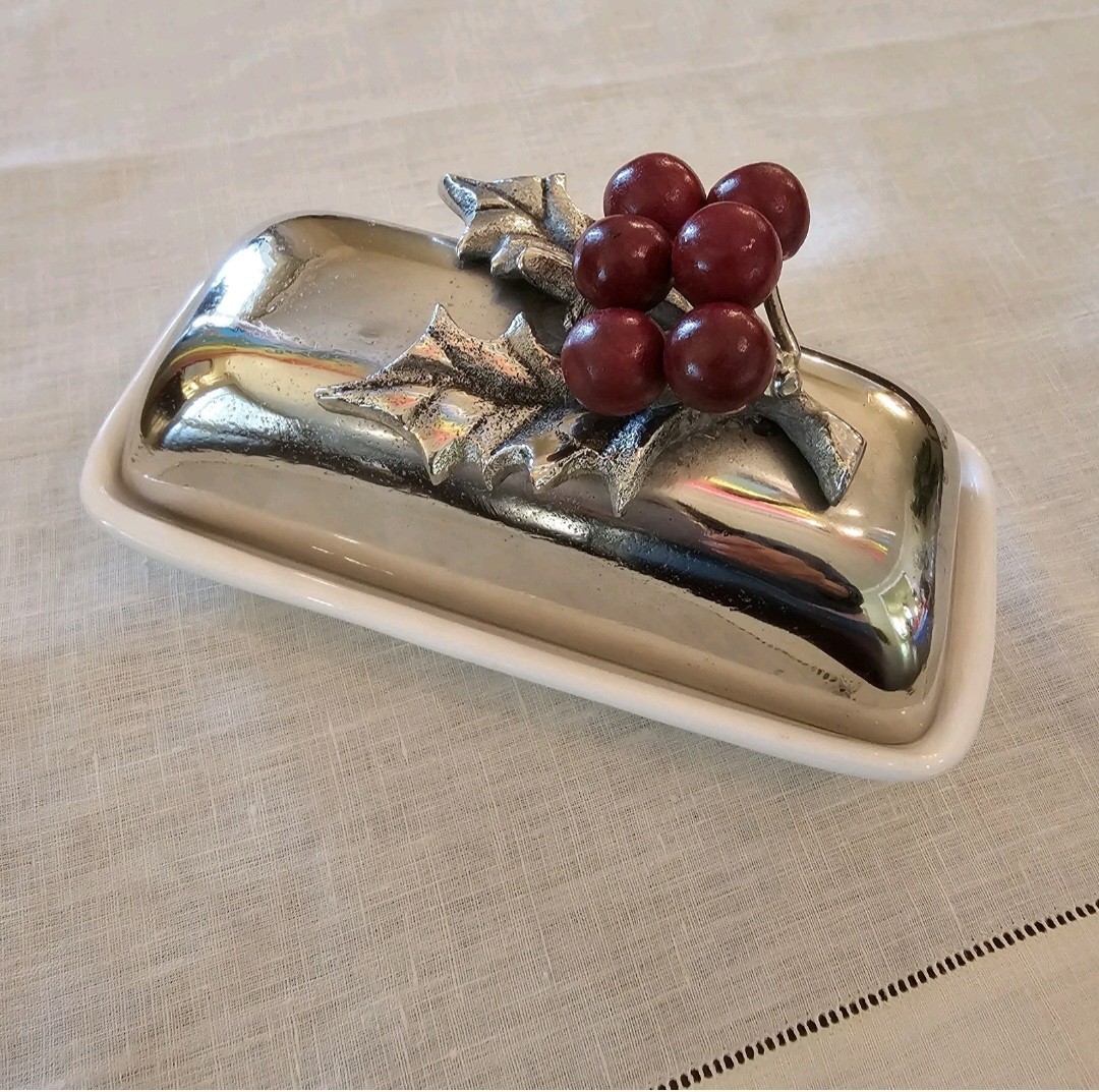 Mud Pie Red Berry & Holly Holiday Covered Butter Dish Silver & White Ceramic gallery