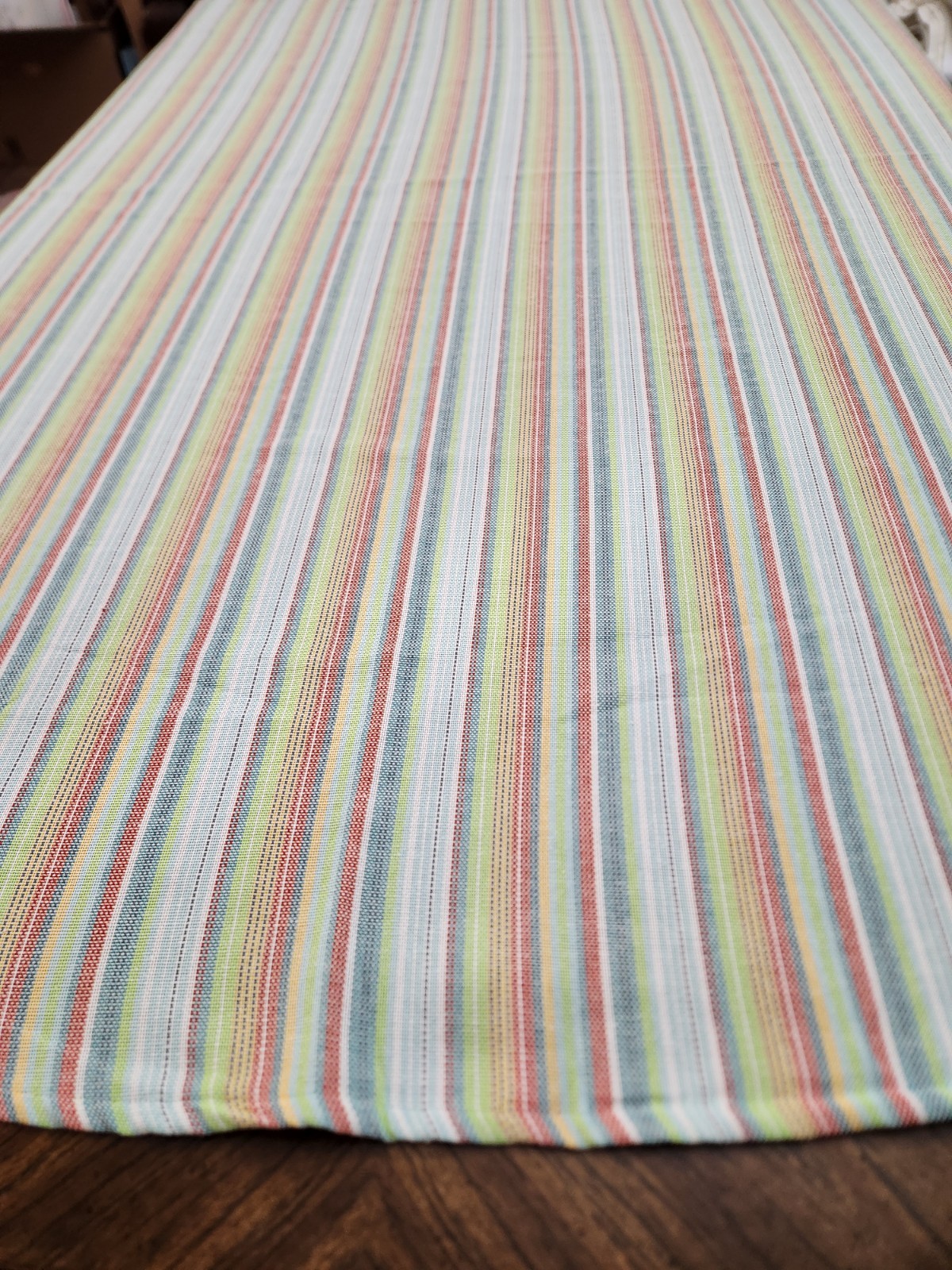 Tommy Bahama Tablecloth 70" Round Striped Poly/Cotton Blend gallery