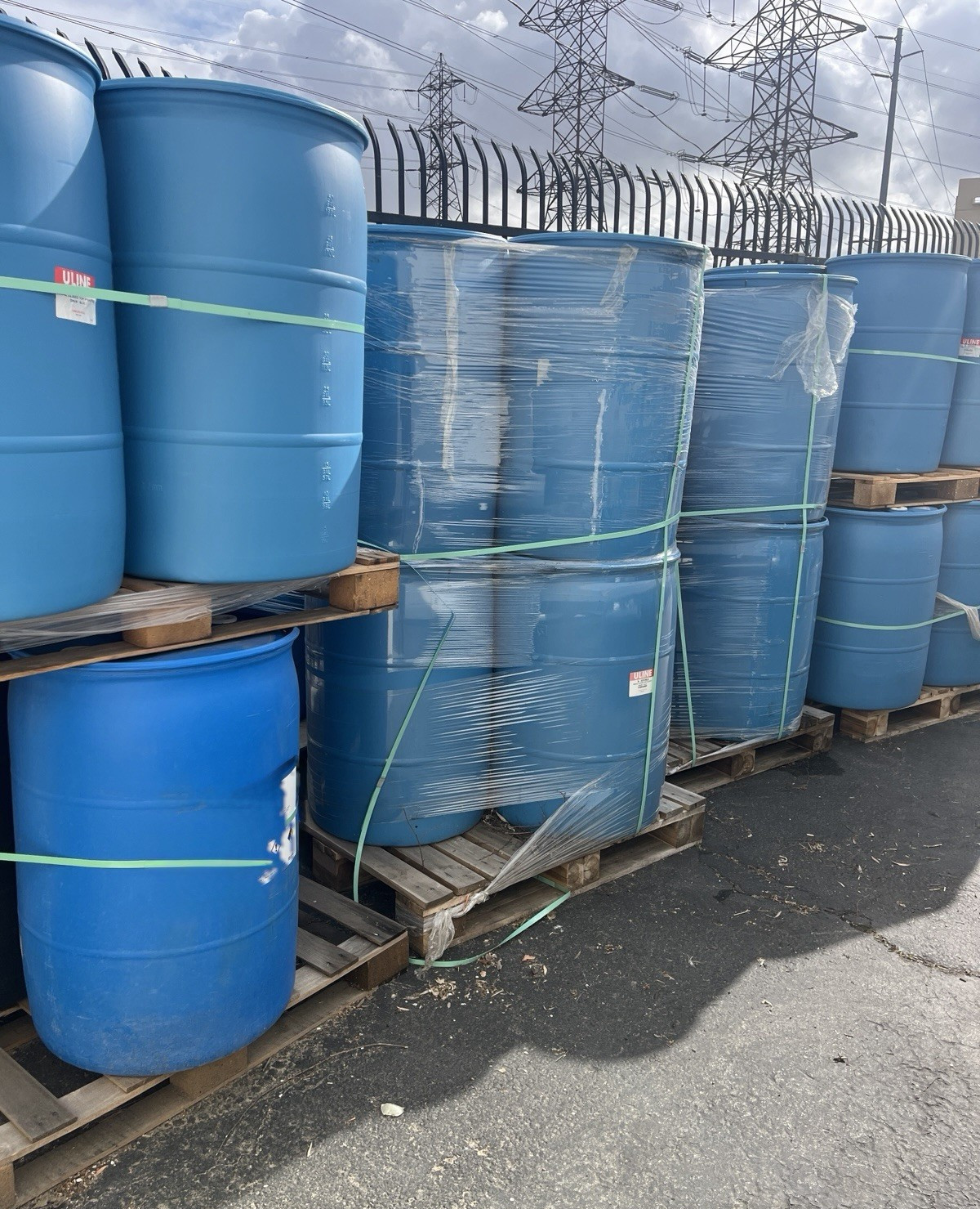 ULINE Blue Plastic Circular Water Barrels/Drums for Above Ground Outdoor Storage gallery