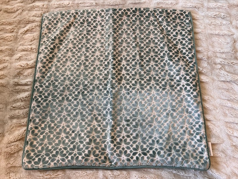 SAG HARBOR PILLOW COVER PAIR 24” SQUARES VELVET FLORAL SEA FOAM GREEN gallery